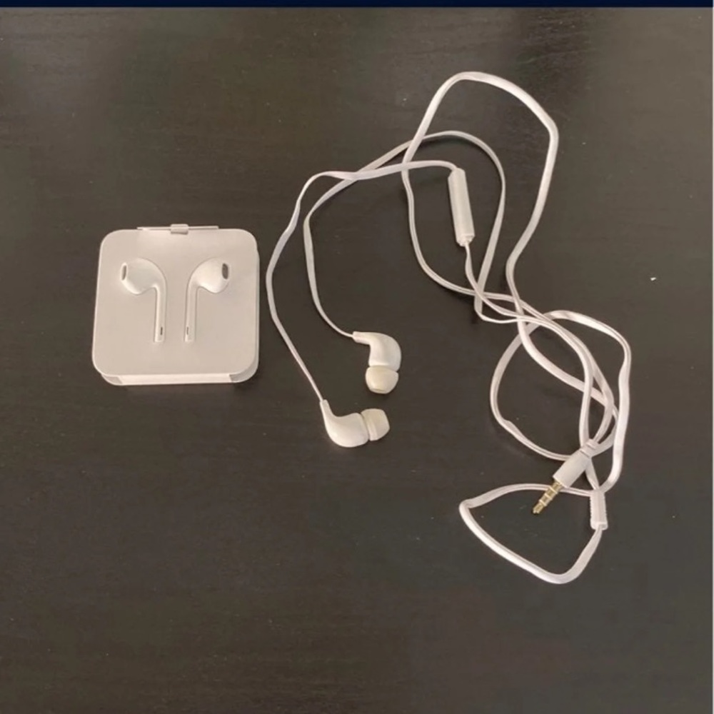 Apple Headphones